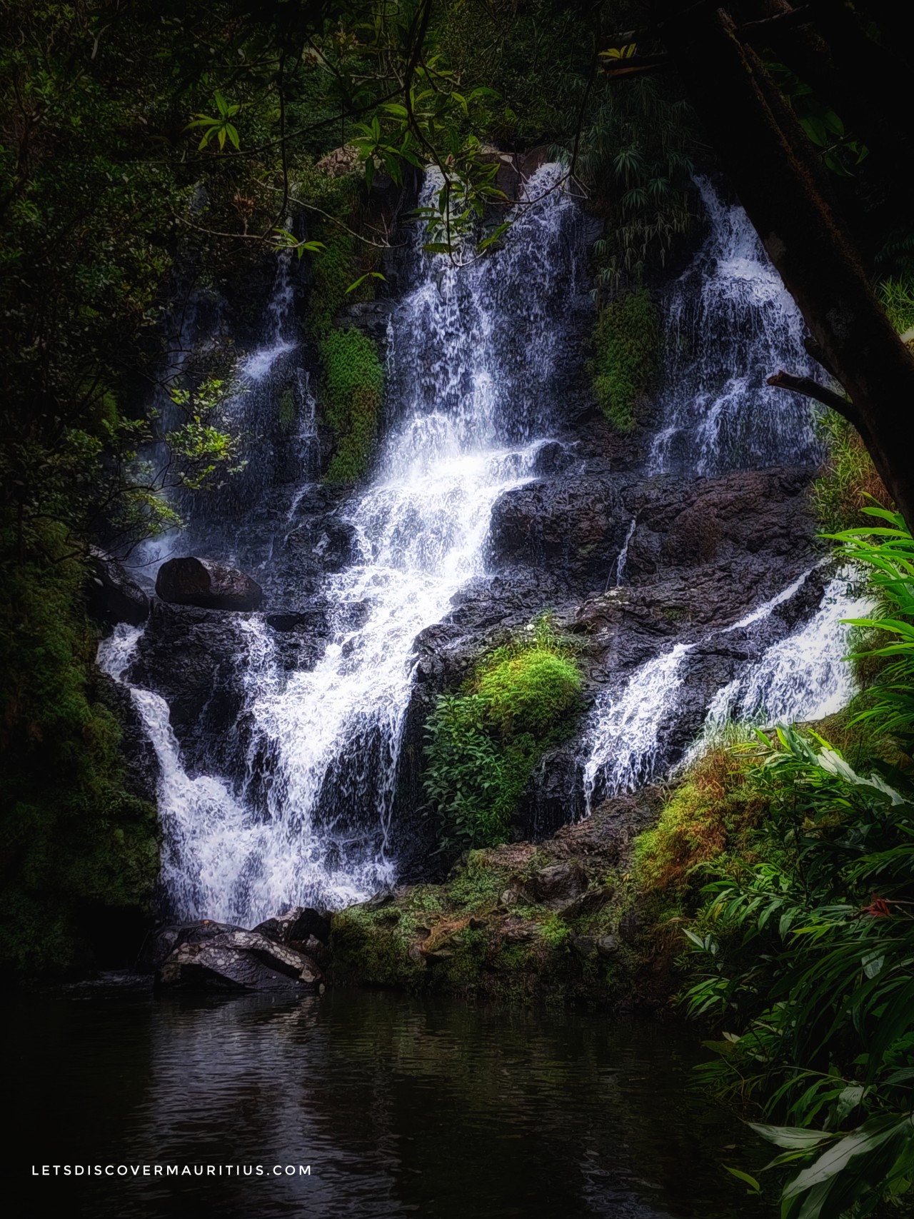 Lolo Waterfall, Mauritius. Free Landscapes photos