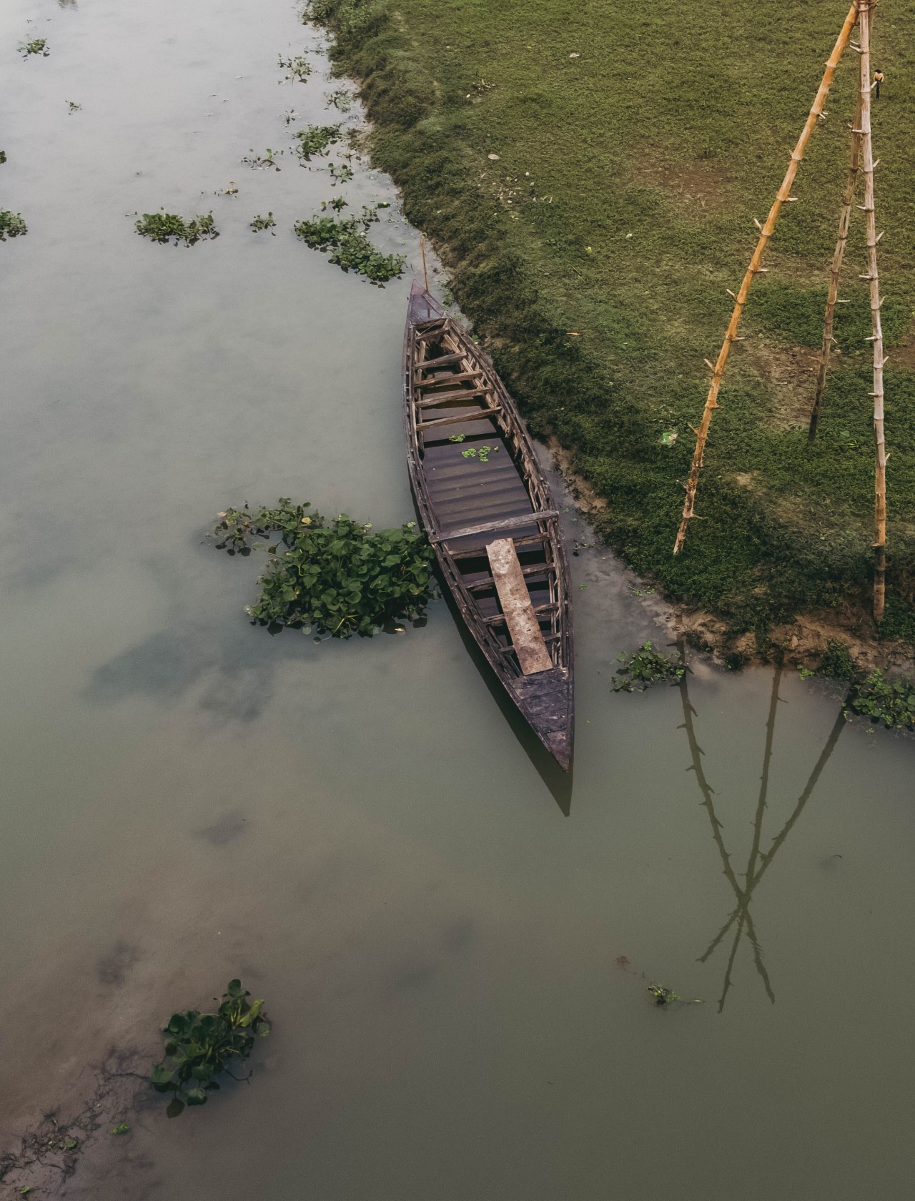 Still Waters, Silent Stories. Free Landscapes photos