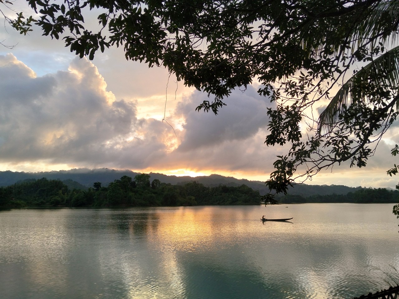 The lake view. Free Landscapes photos
