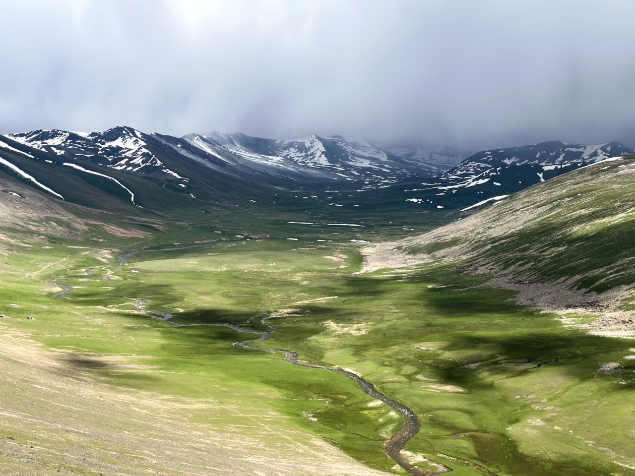 Where Earth Meets Sky. Free Landscapes photos